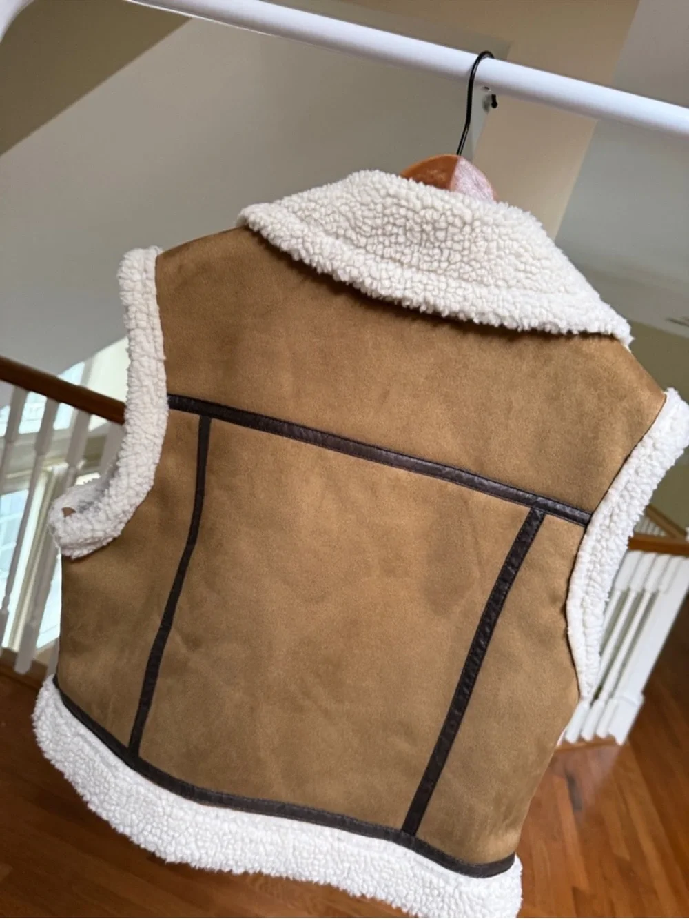 ZARA faux suede and shearling double faced vest - Picture 6 of 8